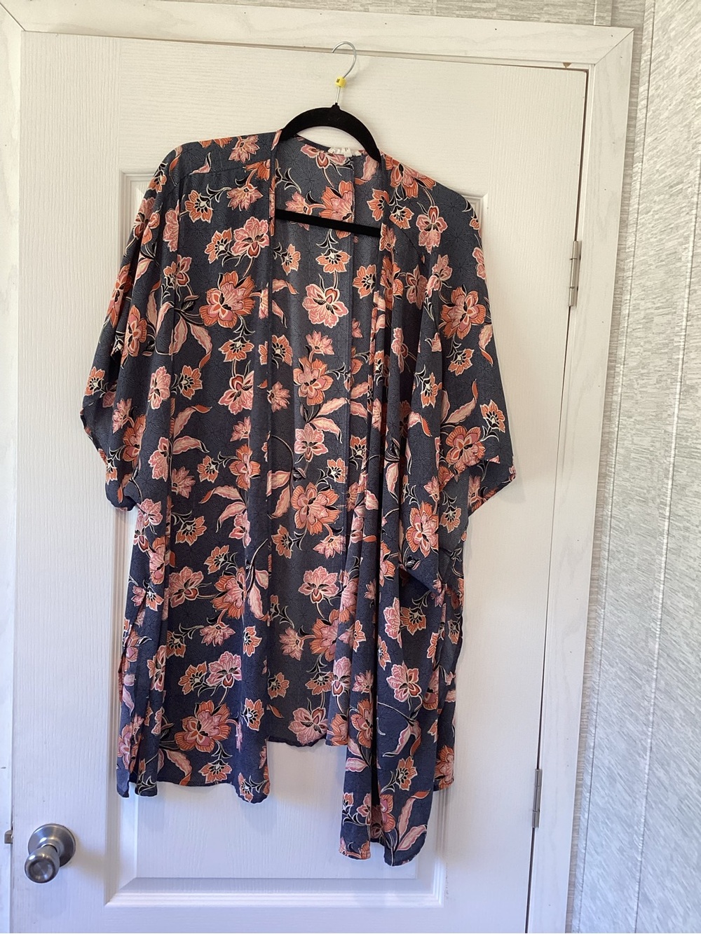 Maurices Floral Kimono Cardigan 2/3 EUC